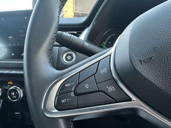 Renault Captur 1.6 E-Tech full hybrid 145 Evolution 5dr Auto