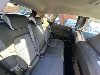 Renault Captur 1.6 E-Tech full hybrid 145 Techno 5dr Auto