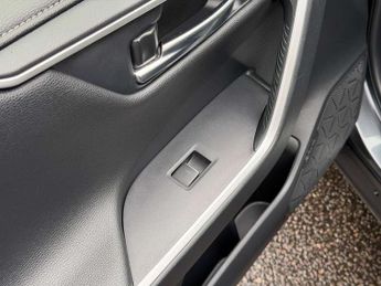 Toyota RAV4 2.5 VVT-i Hybrid Design 5dr CVT 2WD