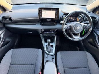 Toyota Yaris 1.5 Hybrid Design 5dr CVT