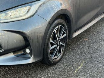 Toyota Yaris 1.5 Hybrid Design 5dr CVT