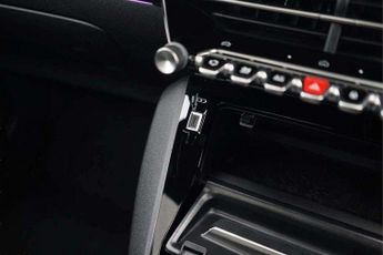 Peugeot 208 1.2 Hybrid 100 GT 5dr e-DSC6