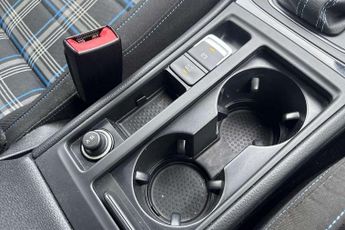 Volkswagen Golf GTE 1.4 TSI GTE Advance 5dr DSG