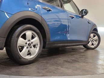 MINI Hatchback 5dr 1.5 Cooper Classic Premium 5dr Auto