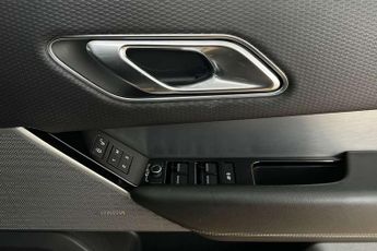 Land Rover Range Rover Velar 3.0 D300 R-Dynamic SE 5dr Auto