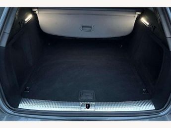 Audi A4 Avant 35 TDI Black Edition 5dr S Tronic