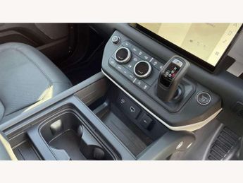 Land Rover Defender 3.0 D250 HSE 90 3dr Auto