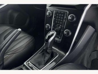 Volvo V40 Cross Country T3 [152] Cross Country Pro 5dr Geartronic