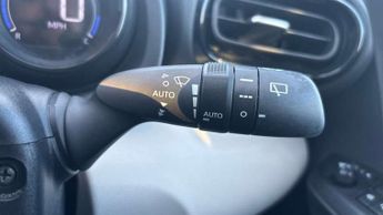Toyota Yaris 1.5 Hybrid Excel 5dr CVT