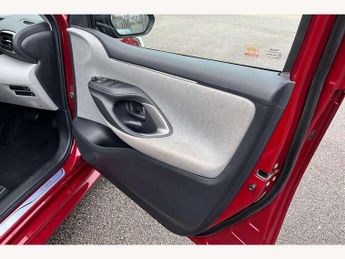 Toyota Yaris 1.5 Hybrid Excel 5dr CVT