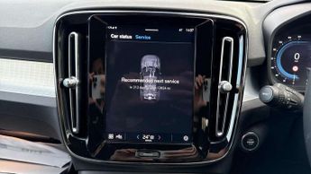 Volvo XC40 2.0 B3P Core 5dr Auto