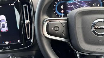 Volvo XC40 2.0 B3P Core 5dr Auto