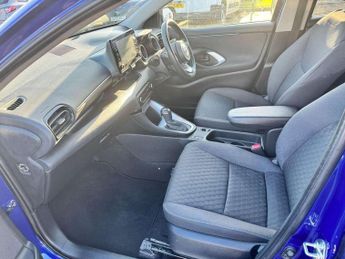 Toyota Yaris 1.5 Hybrid Design 5dr CVT