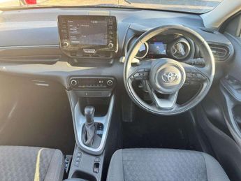 Toyota Yaris 1.5 Hybrid Design 5dr CVT