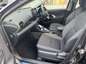 Toyota Yaris 1.5 Hybrid Icon 5dr CVT