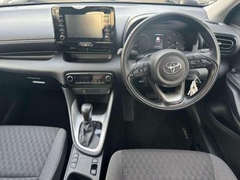 Toyota Yaris 1.5 Hybrid Icon 5dr CVT