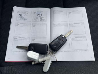 Toyota Yaris 1.5 Hybrid Icon 5dr CVT