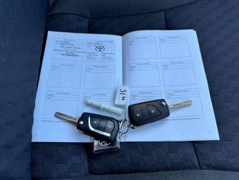 Toyota Yaris 1.5 Hybrid Icon 5dr CVT