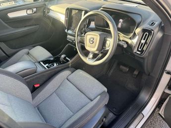 Volvo XC40 2.0 B3P Plus Dark 5dr Auto