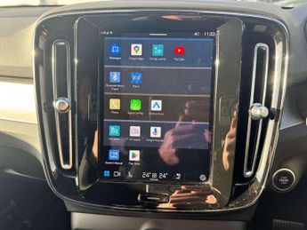 Volvo XC40 2.0 B3P Plus Dark 5dr Auto