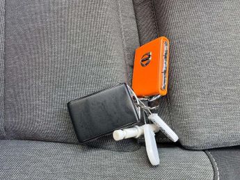 Volvo XC40 2.0 B3P Plus Dark 5dr Auto