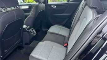 Volvo XC40 2.0 B3P Core 5dr Auto