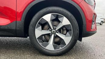 Volvo XC40 2.0 B4P Ultimate Dark 5dr Auto