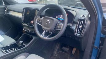 Volvo XC40 2.0 B3P Plus Dark 5dr Auto