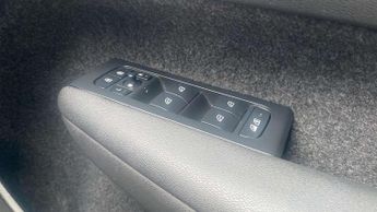 Volvo XC40 Recharge 1.5 T5 Recharge PHEV Ultimate Dark 5dr Auto