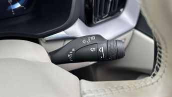 Volvo XC60 2.0 B4D Momentum 5dr AWD Geartronic