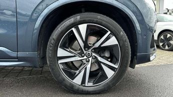 Volvo XC90 2.0 B5D [235] Plus Dark 5dr AWD Geartronic