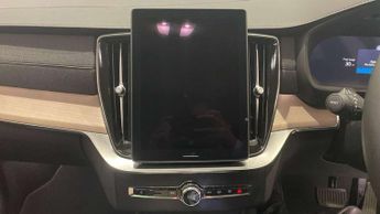 Volvo XC90 2.0 B5P Plus Dark 5dr AWD Geartronic