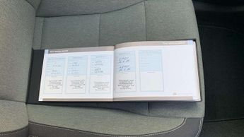 Volvo XC40 2.0 B3P Core 5dr Auto