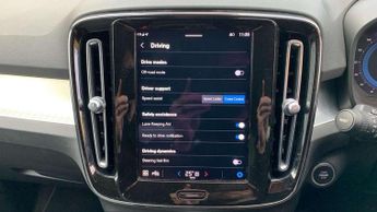 Volvo XC40 2.0 B3P Core 5dr Auto