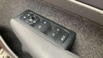 Volvo XC40 2.0 B3P Core 5dr Auto