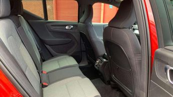 Volvo XC40 2.0 B3P Core 5dr Auto