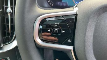 Volvo XC90 2.0 B5P Plus Dark 5dr AWD Geartronic