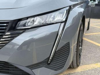 Peugeot 308 1.2 Hybrid 136 Allure 5dr e-DSC6