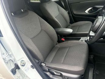 Toyota Yaris Cross 1.5 Hybrid Design 5dr CVT