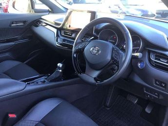 Toyota C-HR 1.8 Hybrid Design 5dr CVT