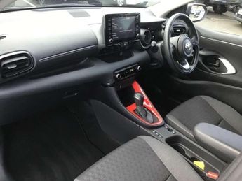 Toyota Yaris 1.5 Hybrid Design 5dr CVT