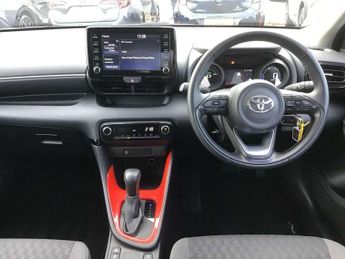 Toyota Yaris 1.5 Hybrid Design 5dr CVT