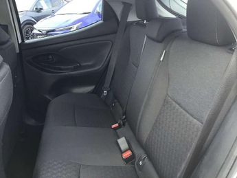 Toyota Yaris 1.5 Hybrid Design 5dr CVT