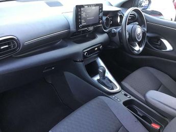 Toyota Yaris 1.5 Hybrid Design 5dr CVT