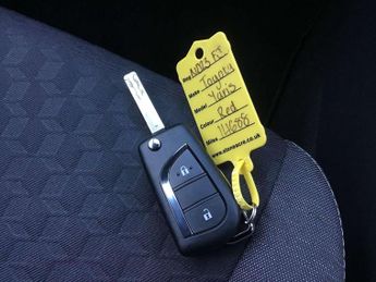 Toyota Yaris 1.5 Hybrid Design 5dr CVT