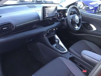 Toyota Yaris 1.5 Hybrid Design 5dr CVT