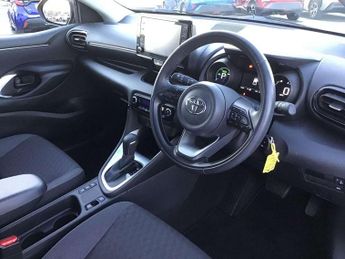 Toyota Yaris 1.5 Hybrid Design 5dr CVT