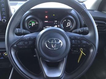 Toyota Yaris 1.5 Hybrid Design 5dr CVT