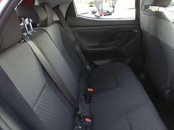 Toyota Yaris 1.5 Hybrid Design 5dr CVT