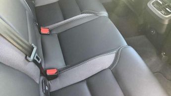 Volvo XC60 2.0 B4D Plus Dark 5dr AWD Geartronic